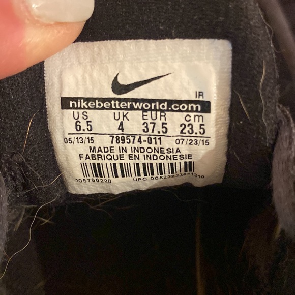 Ladies Nike sneakers! - Picture 6 of 9